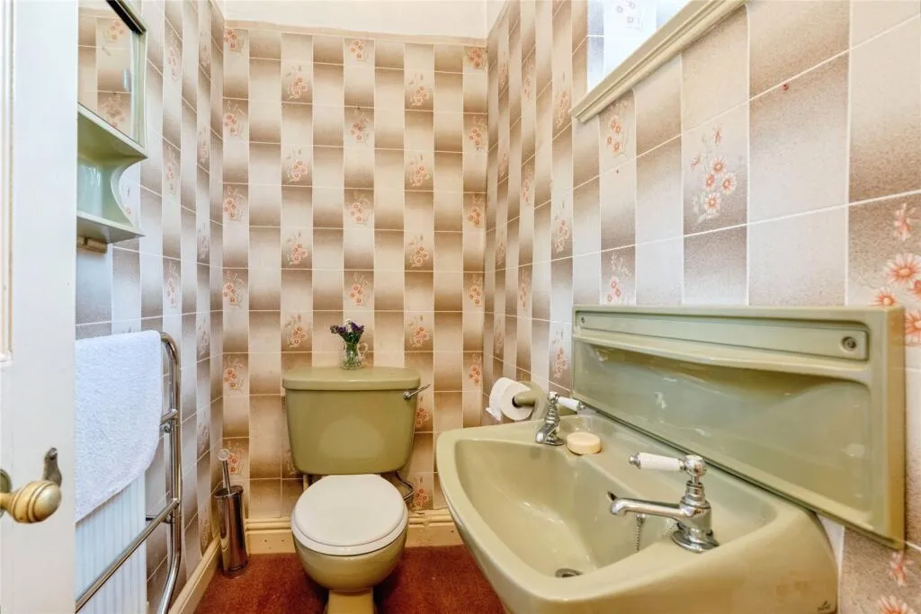 4 bed Detached