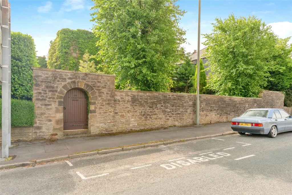 4 bed Detached