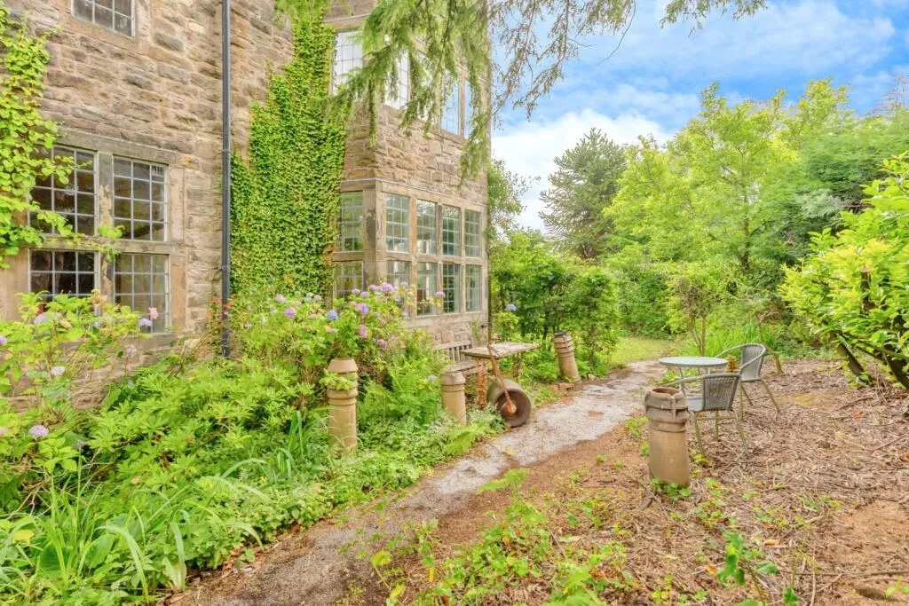 4 bed Detached