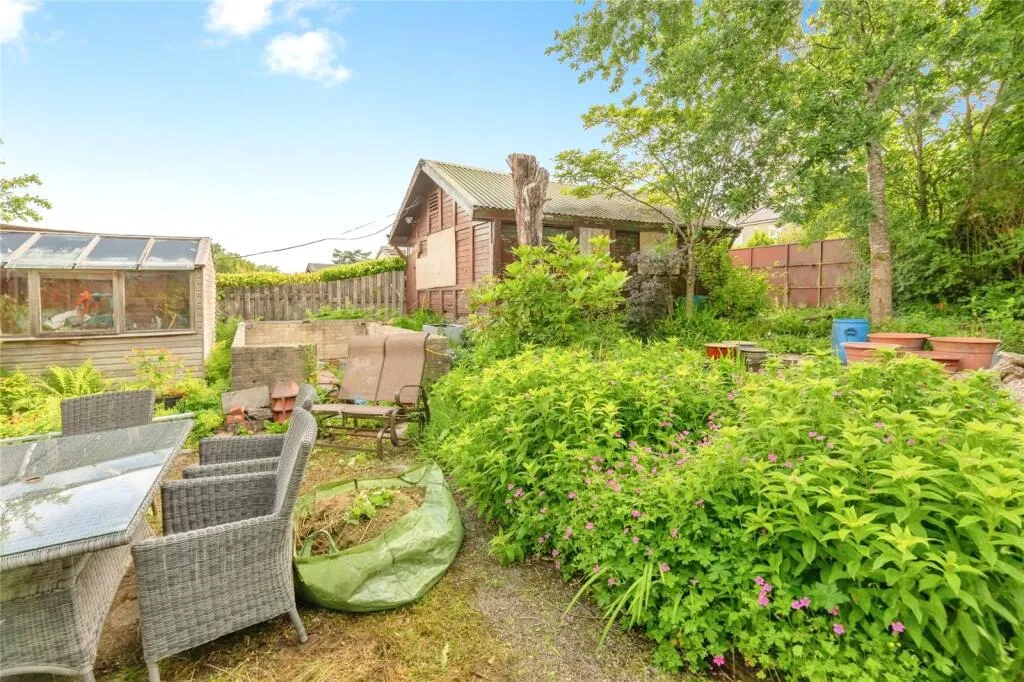 4 bed Detached