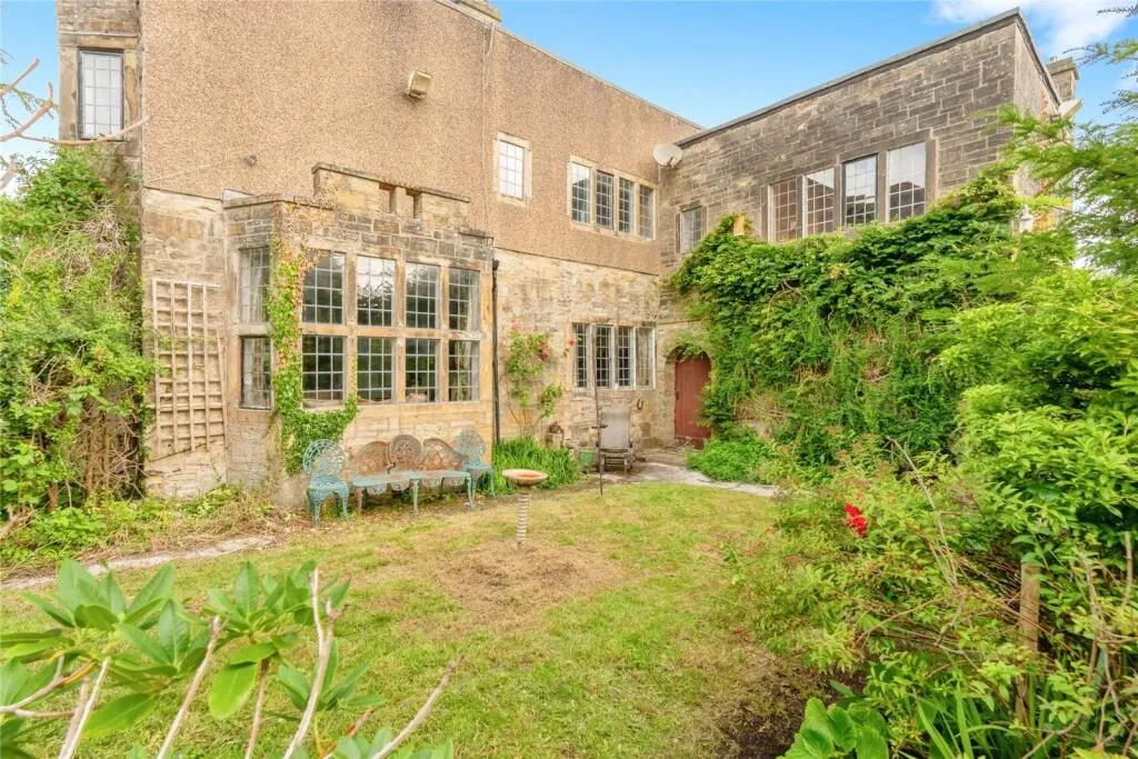 4 bed Detached