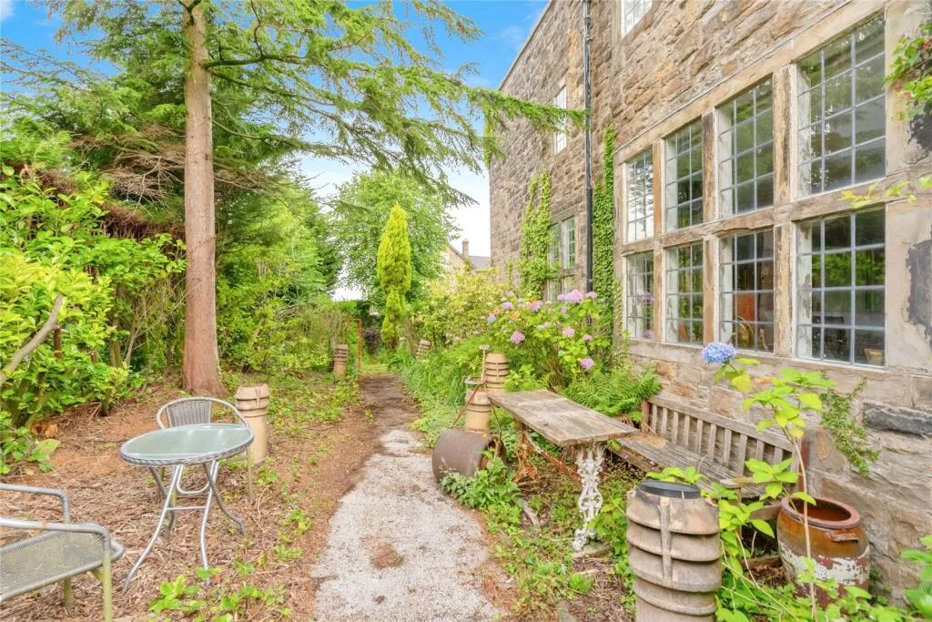 4 bed Detached