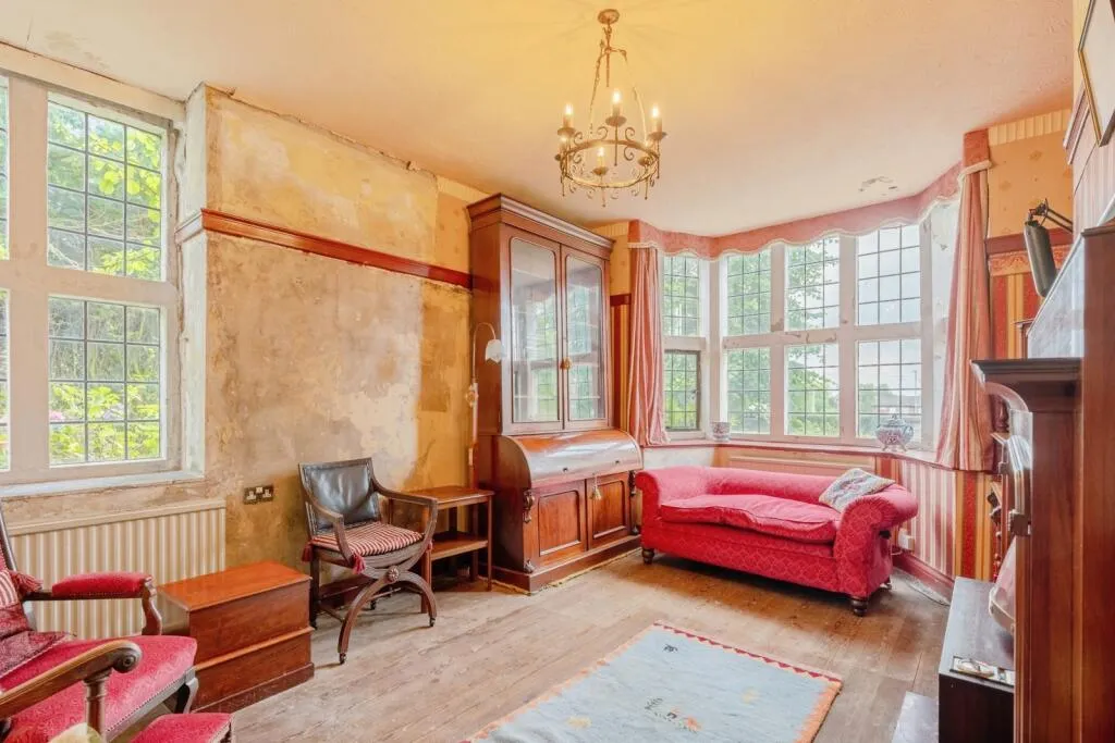 4 bed Detached