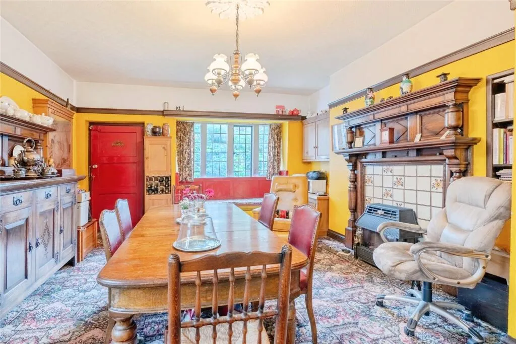 4 bed Detached