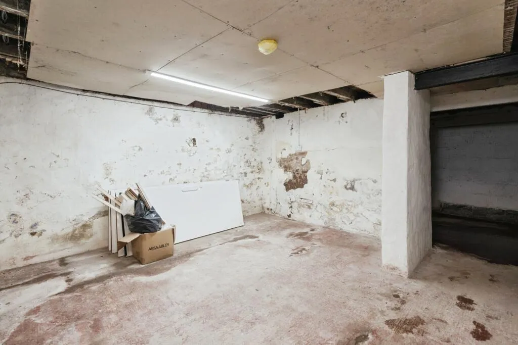 3 bed End of Terrace