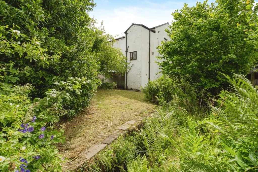 3 bed End of Terrace