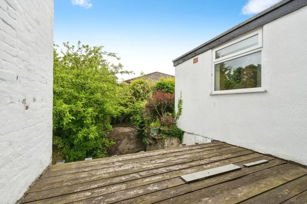 3 bed End of Terrace