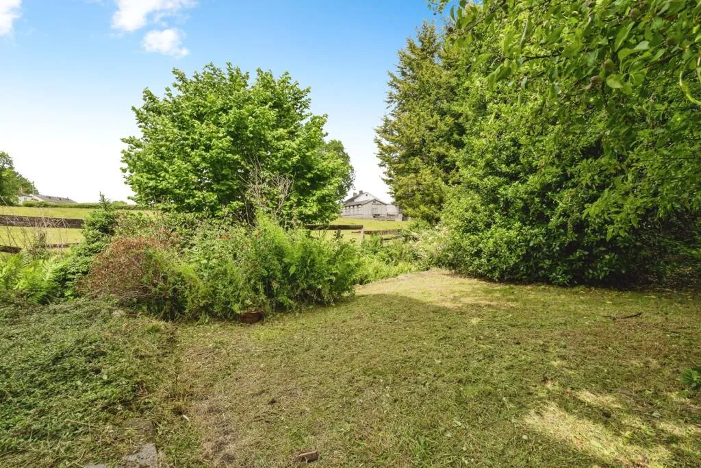 3 bed End of Terrace