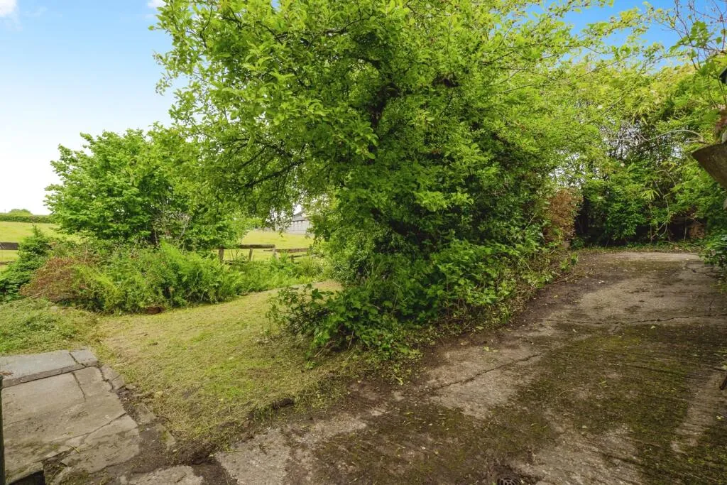 3 bed End of Terrace