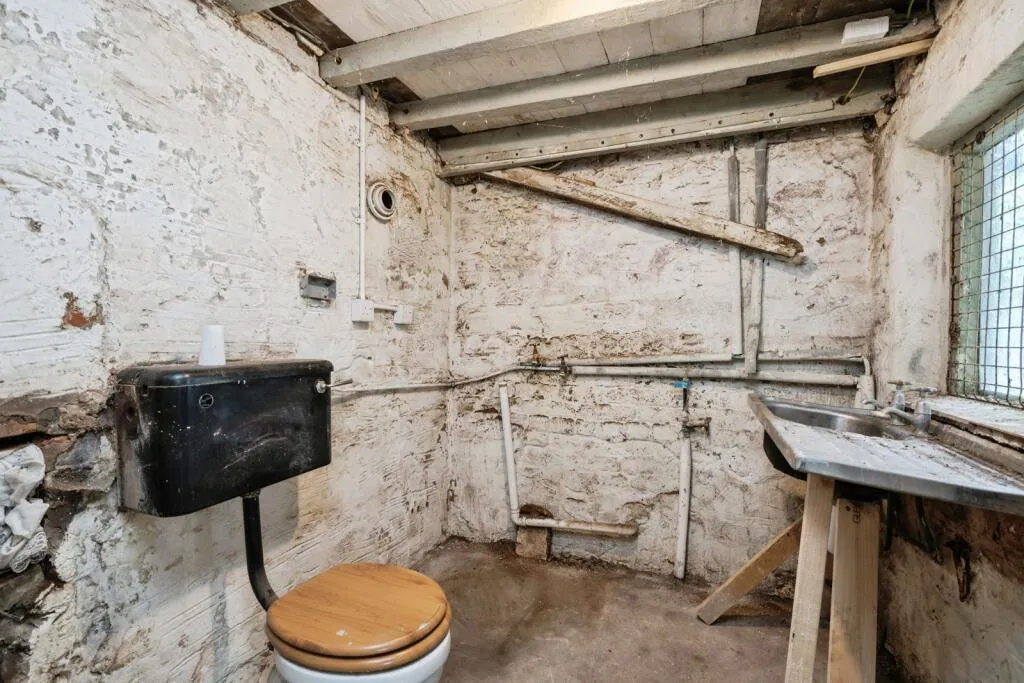 3 bed End of Terrace