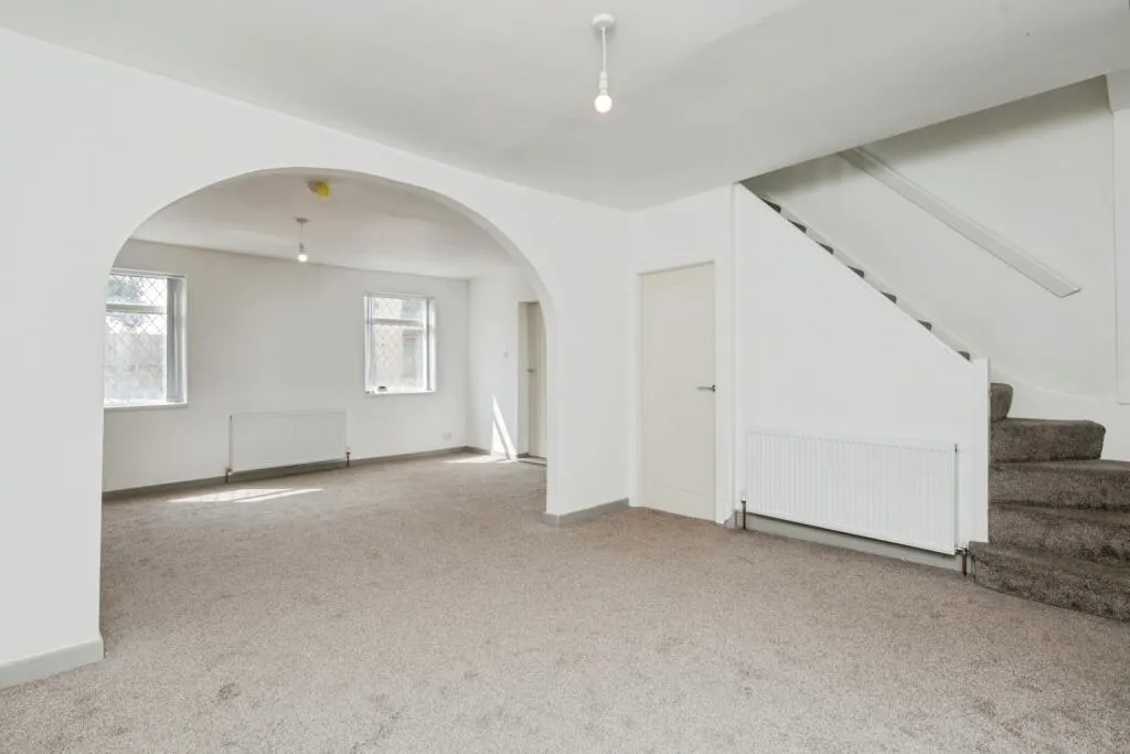 3 bed End of Terrace