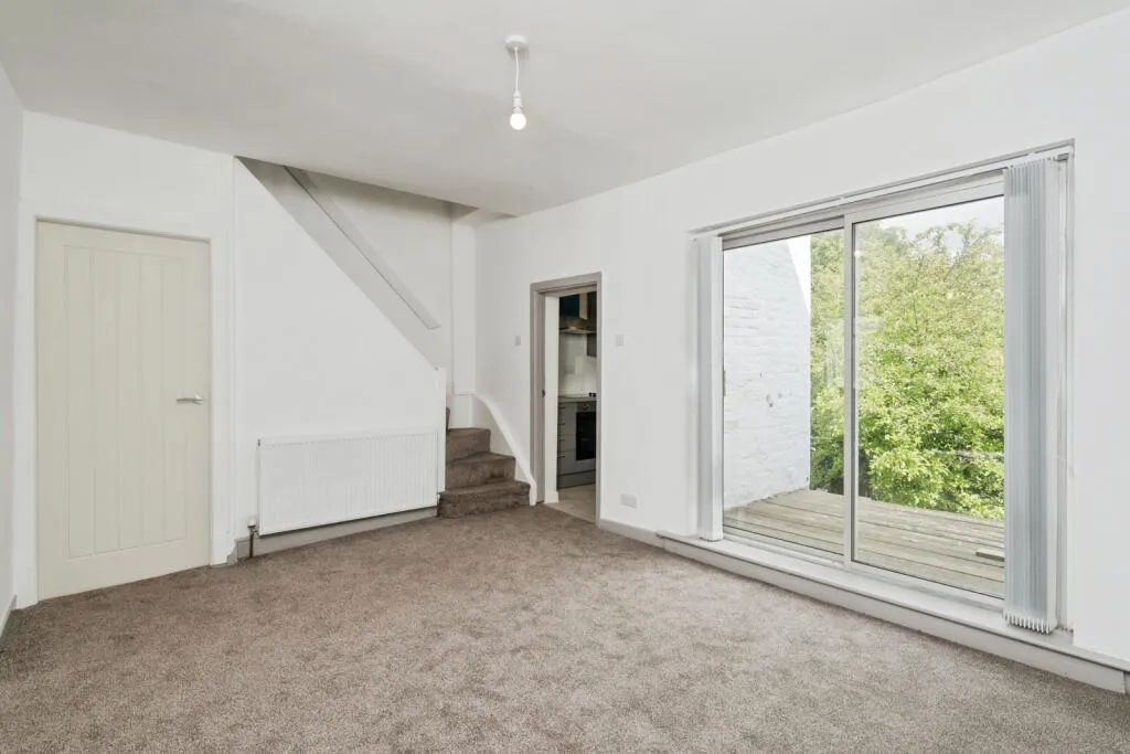3 bed End of Terrace