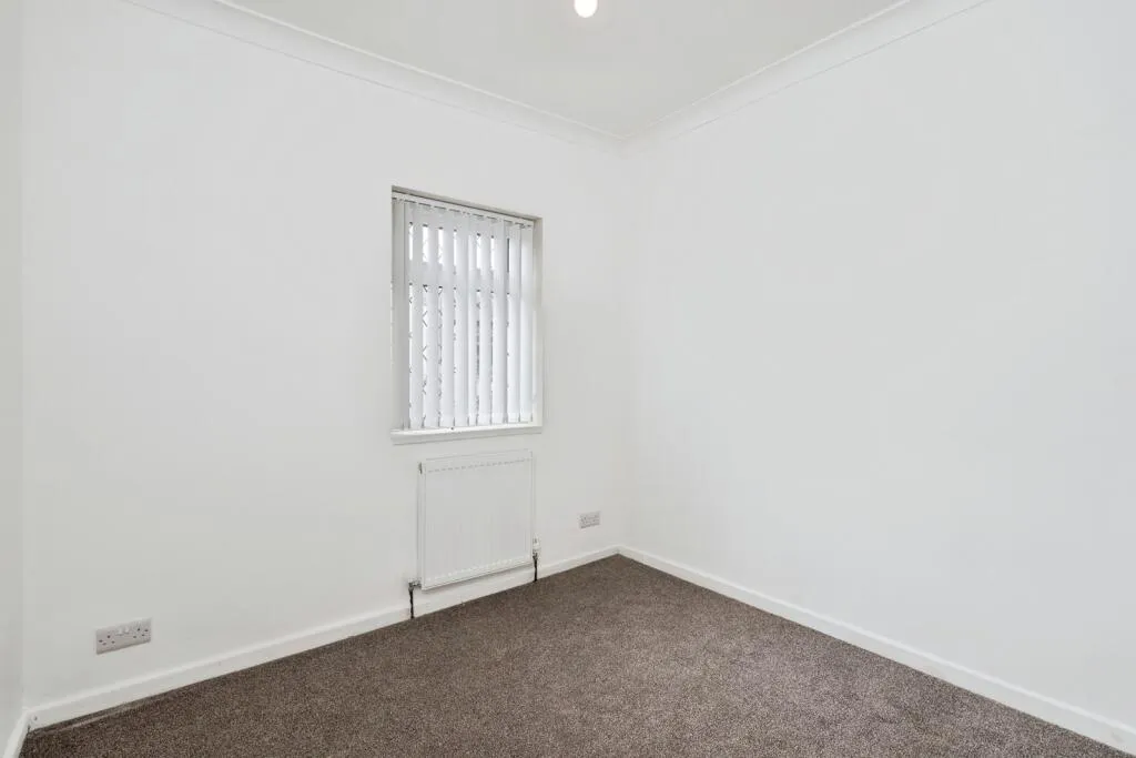 3 bed End of Terrace