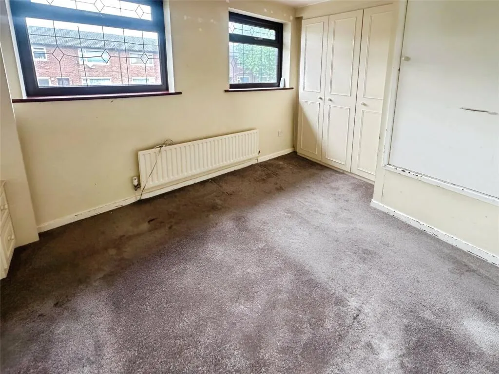 5 bed Detached