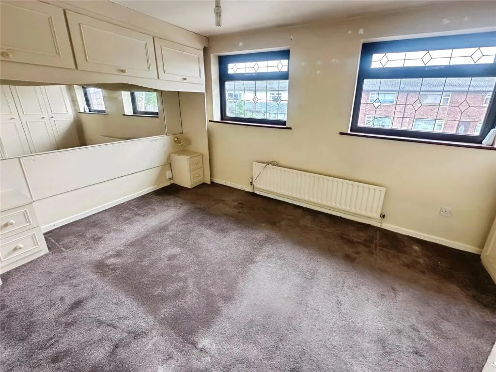 5 bed Detached