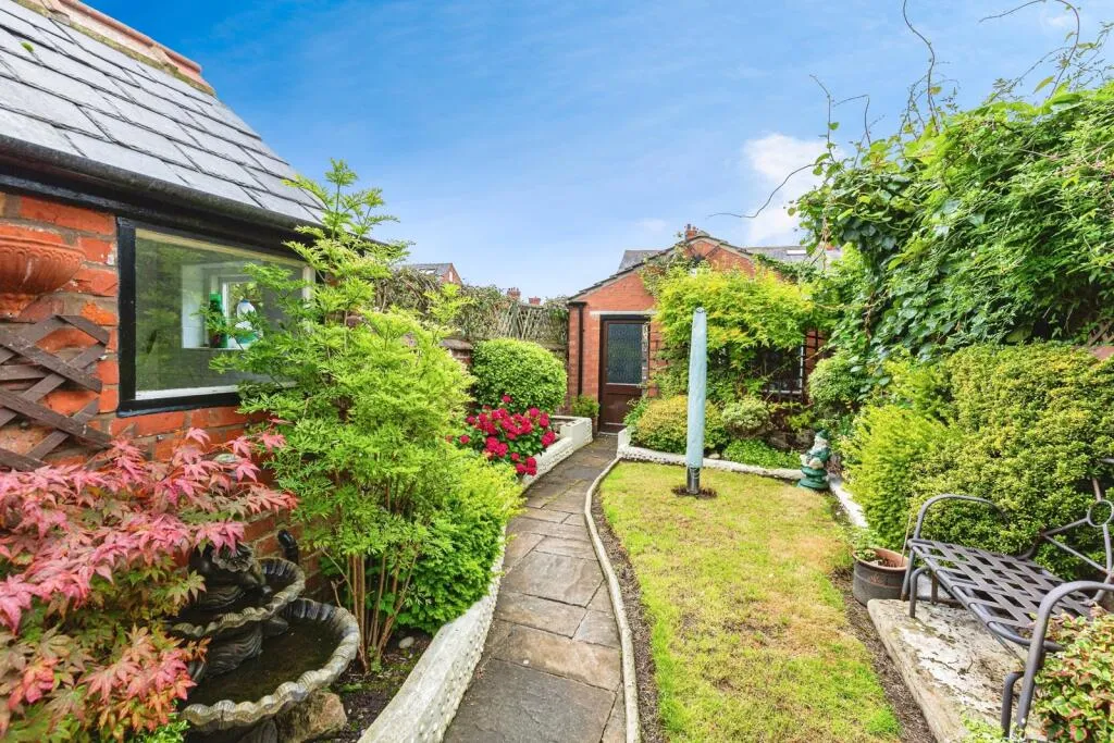 2 bed Terraced