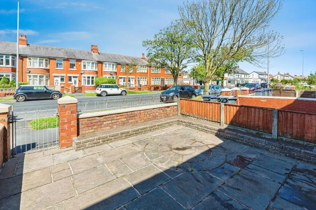 3 bed Terraced