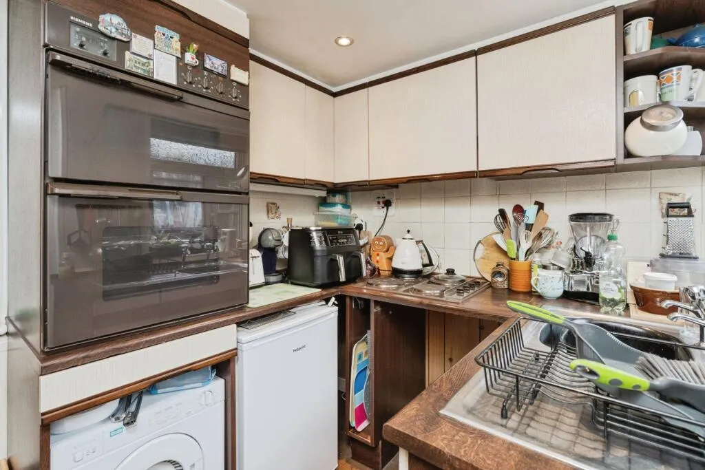3 bed End of Terrace