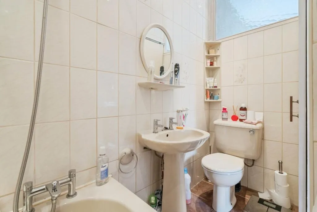 3 bed End of Terrace