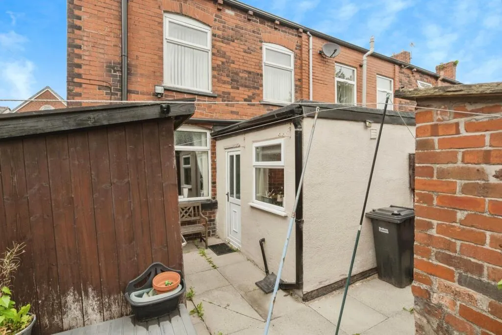 3 bed End of Terrace
