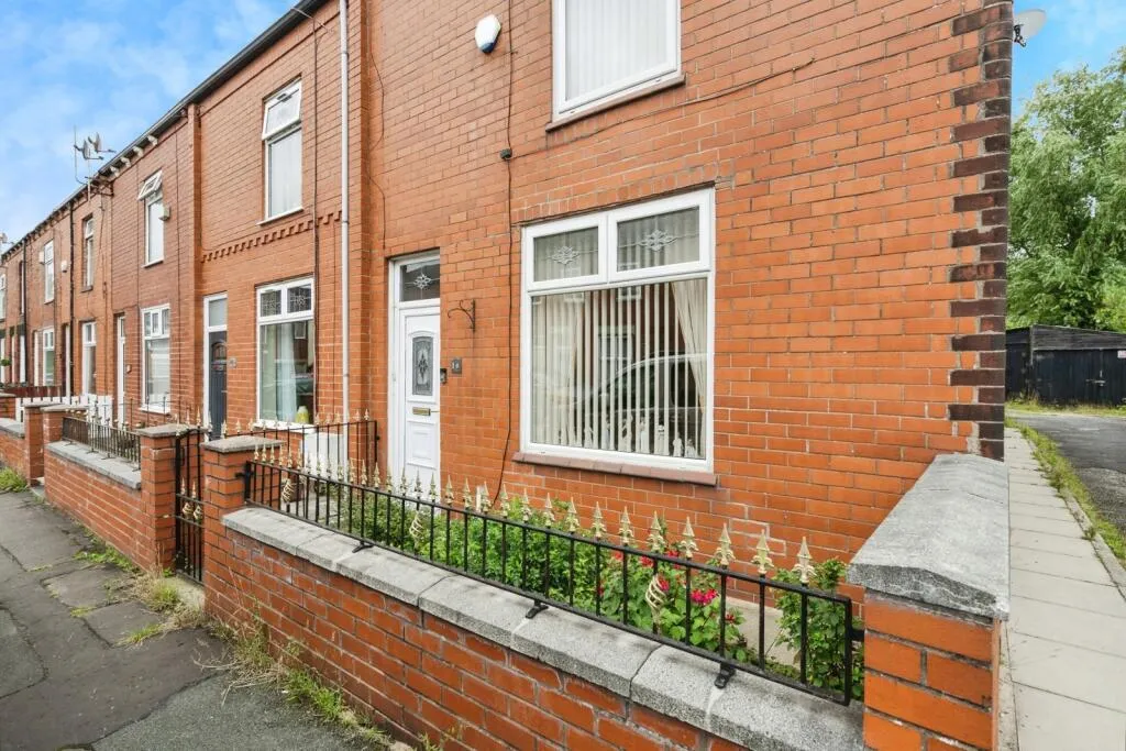 3 bed End of Terrace