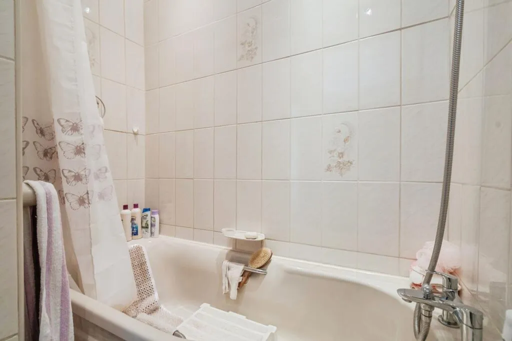 3 bed End of Terrace
