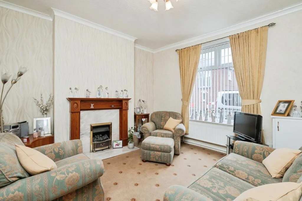 3 bed End of Terrace