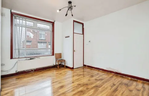 2 bed House