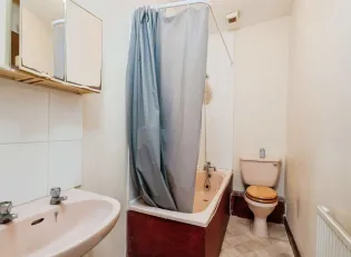 2 bed House
