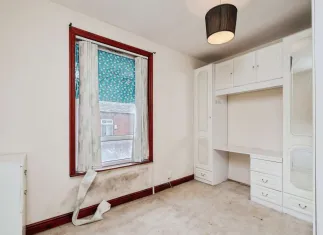 2 bed House