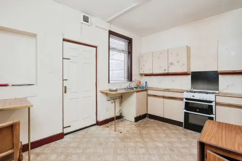 2 bed House