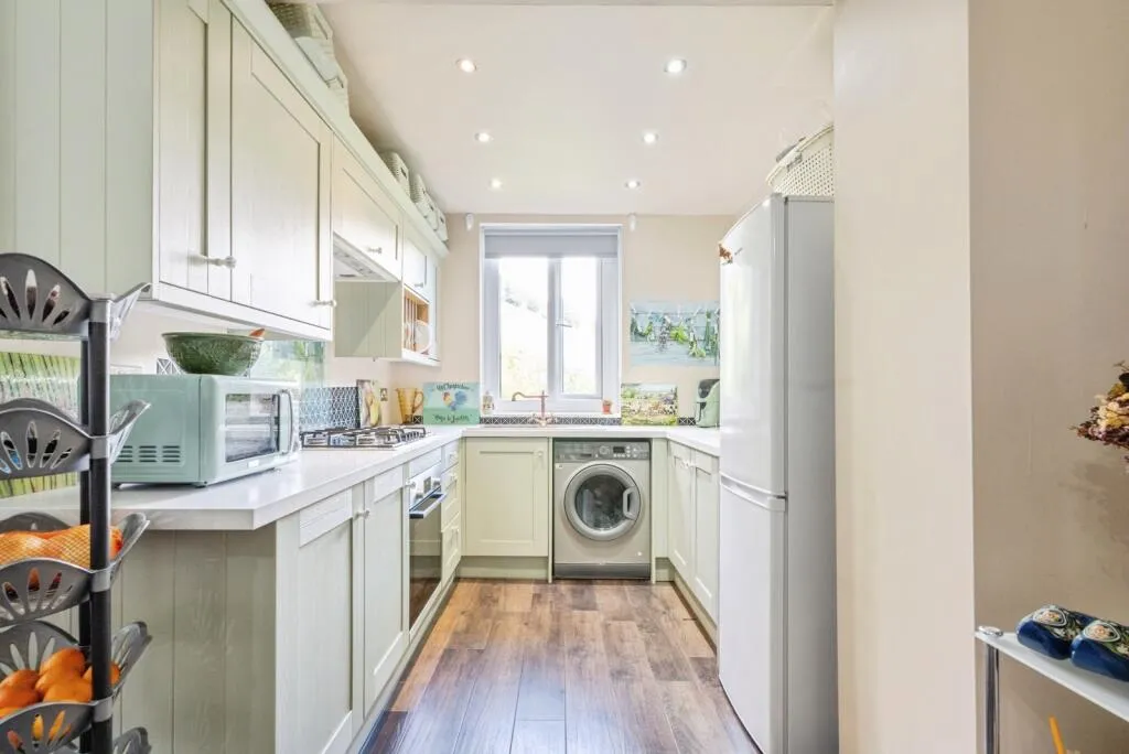 4 bed Semi-Detached