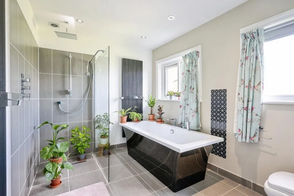 4 bed Semi-Detached