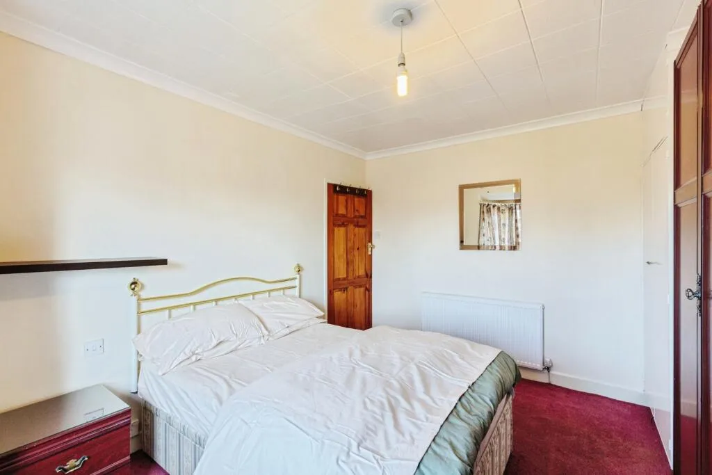 3 bed End of Terrace