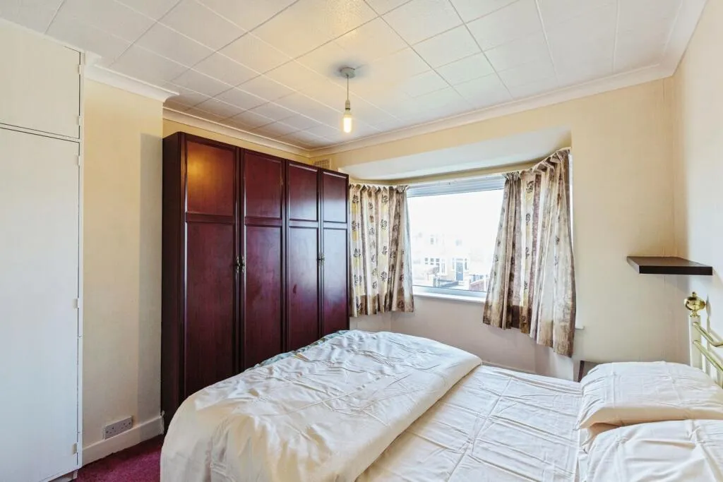 3 bed End of Terrace