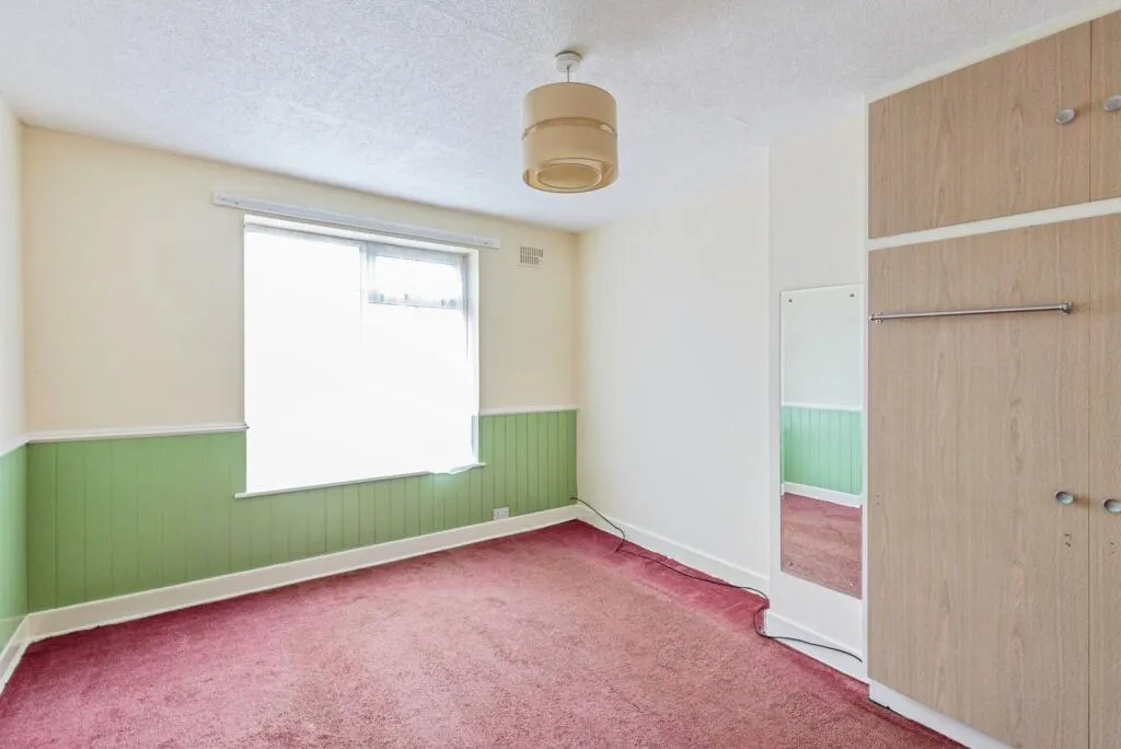 3 bed End of Terrace