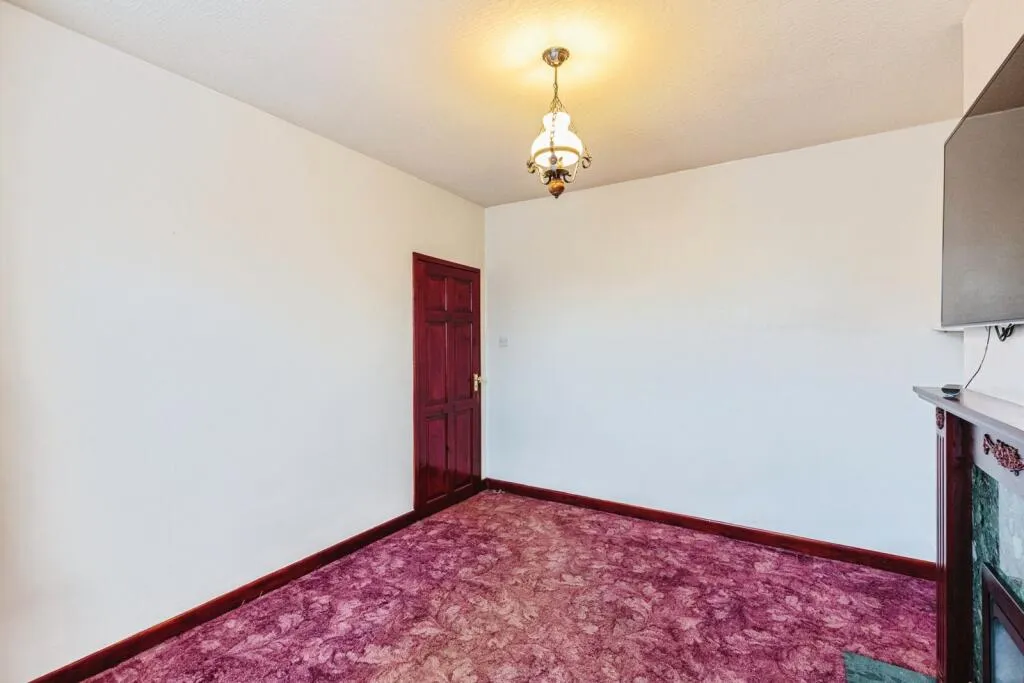 3 bed End of Terrace