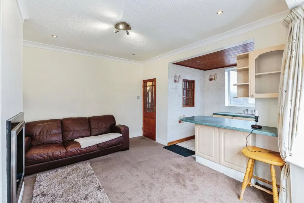 3 bed End of Terrace