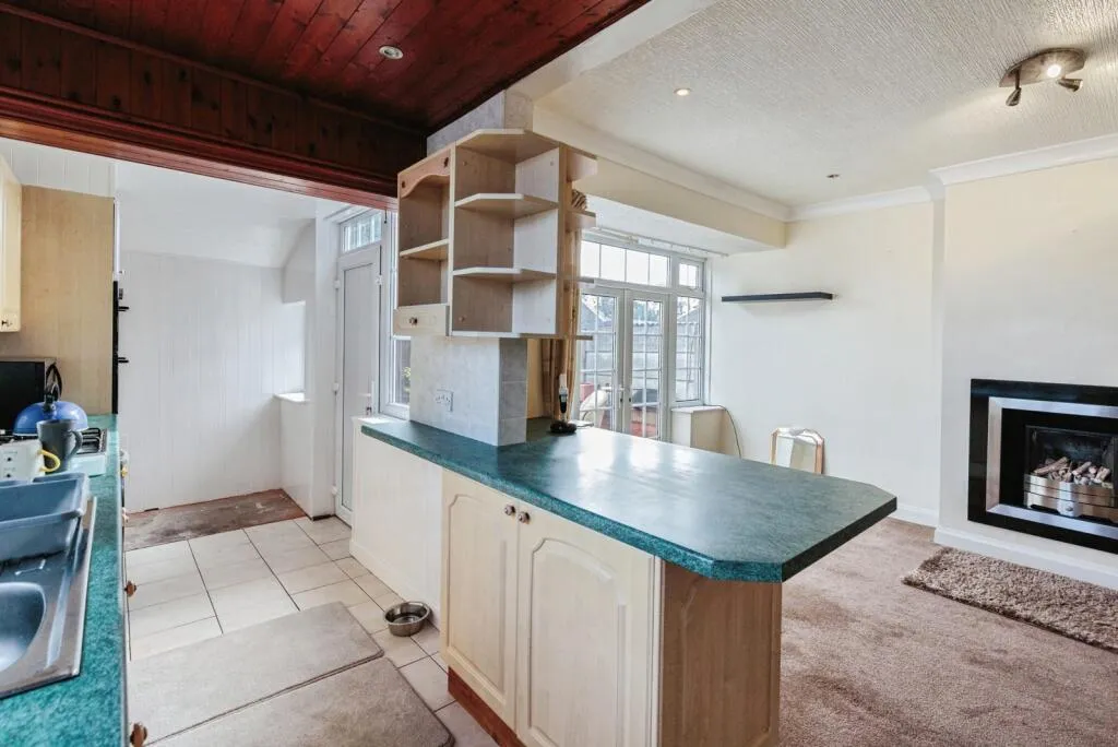 3 bed End of Terrace