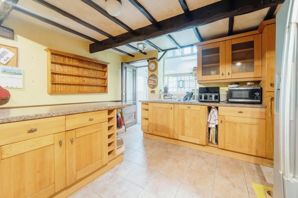 4 bed End of Terrace