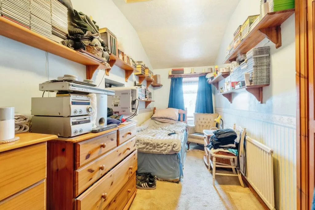 4 bed End of Terrace