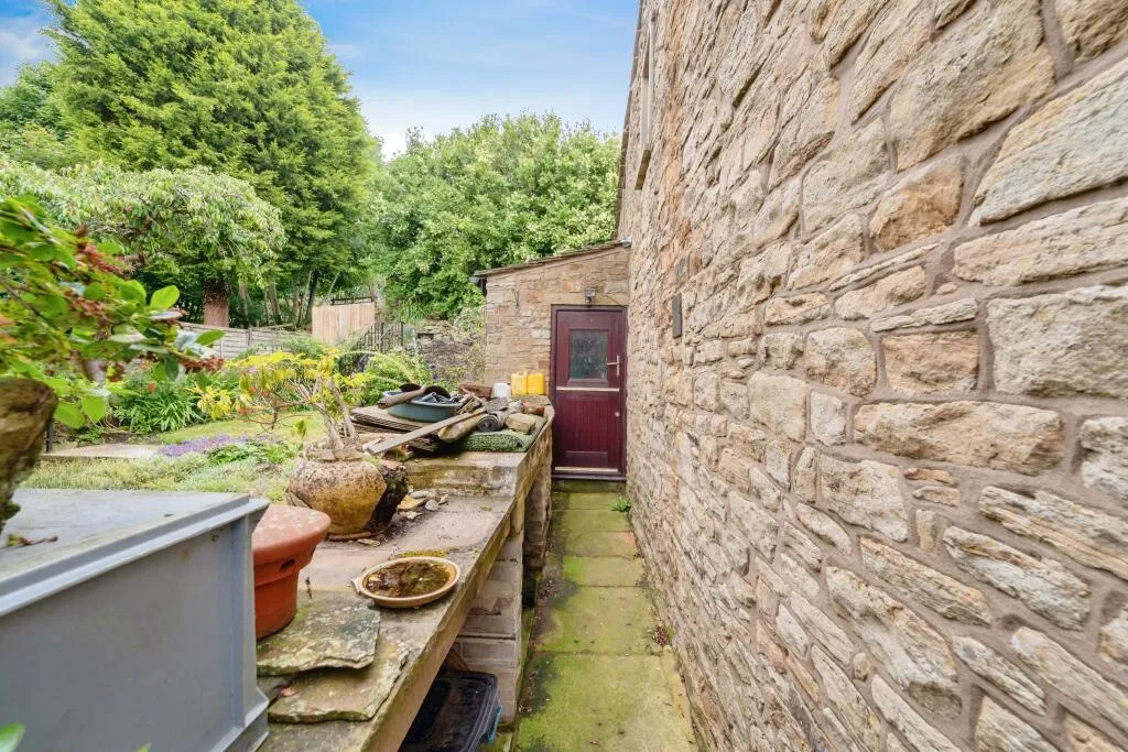 4 bed End of Terrace