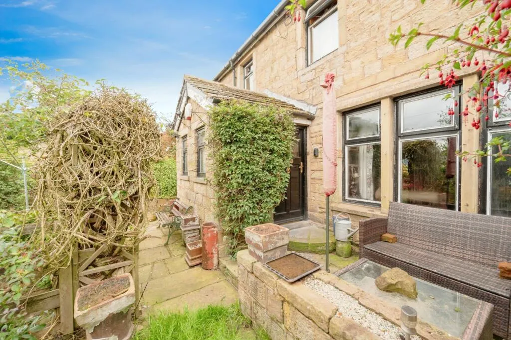 4 bed End of Terrace