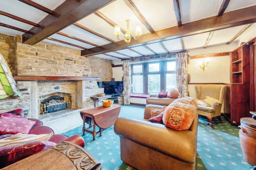 4 bed End of Terrace