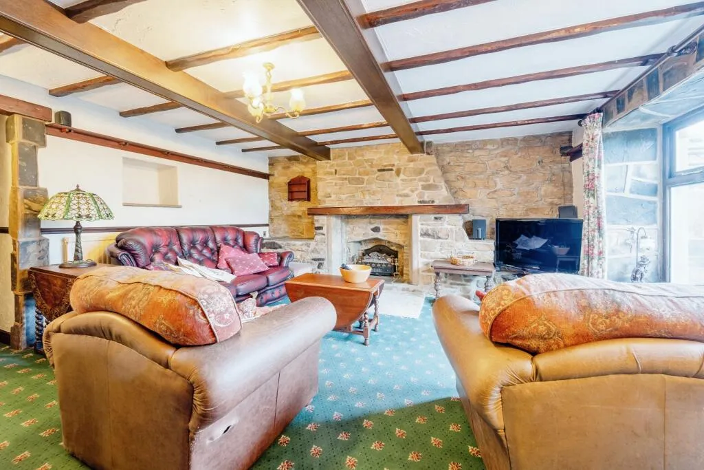 4 bed End of Terrace