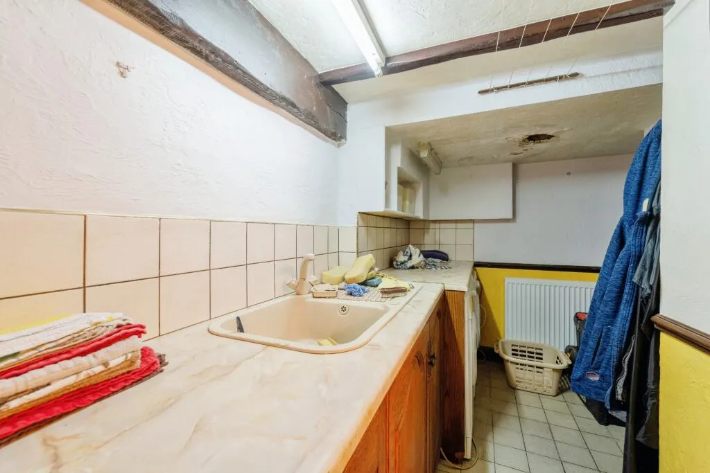 4 bed End of Terrace