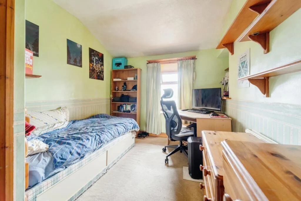 4 bed End of Terrace
