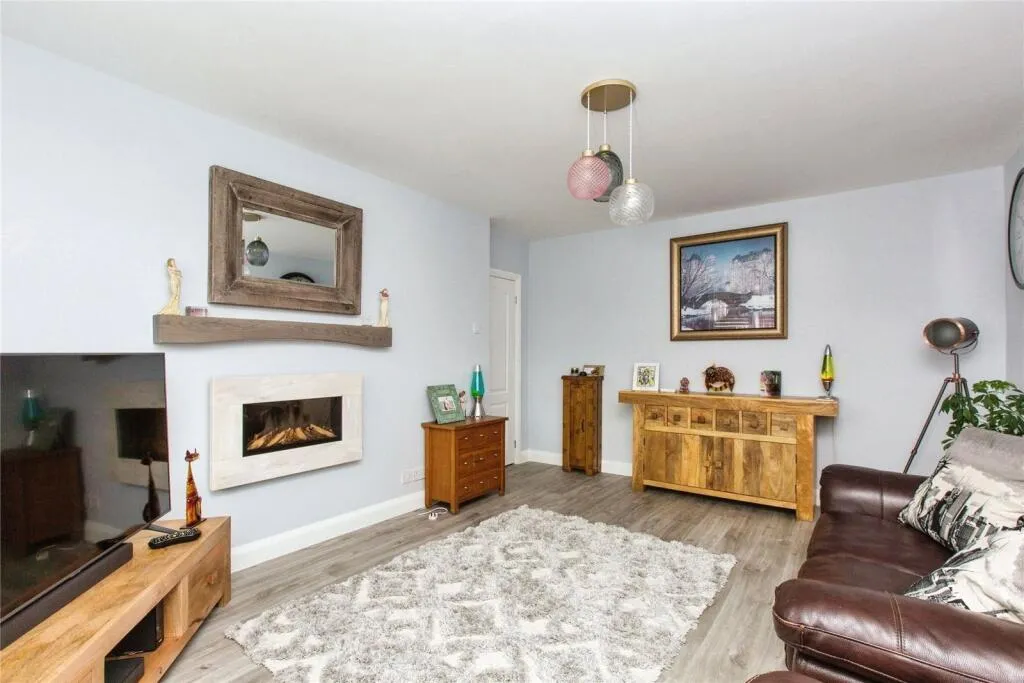 2 bed Semi-Detached Bungalow