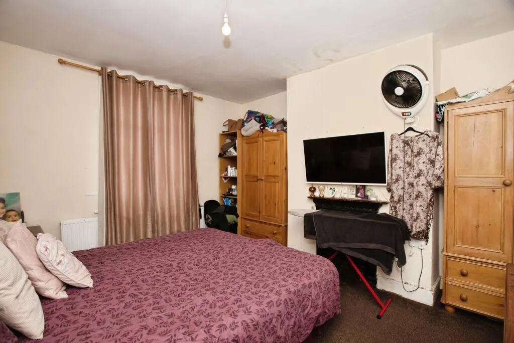 5 bed Terraced