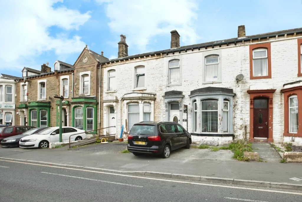 5 bed Terraced